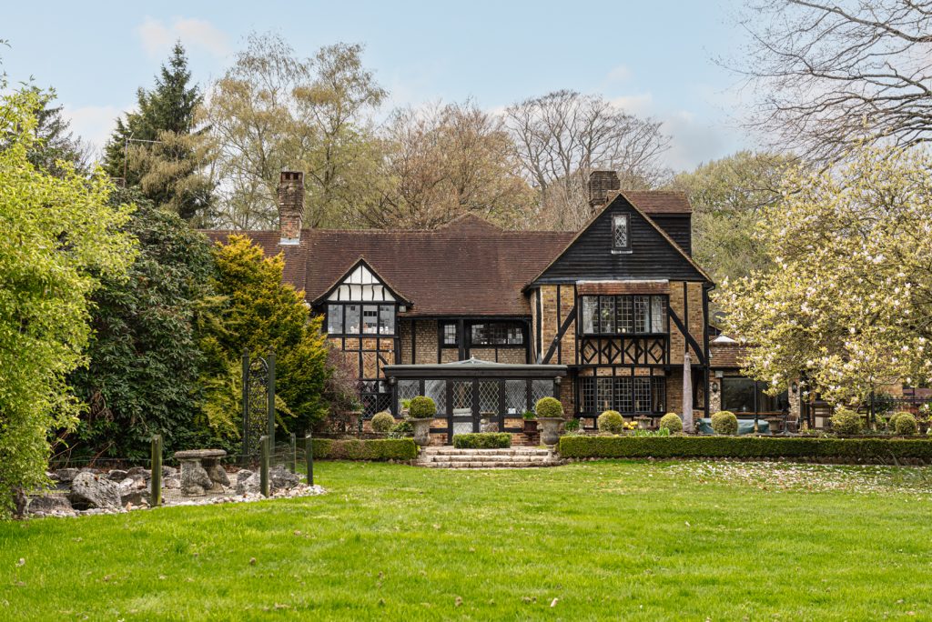 High Road, Chipstead, CR5